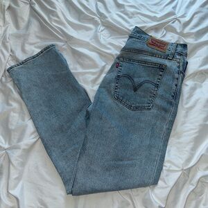 Wedgie Straight Levi’s